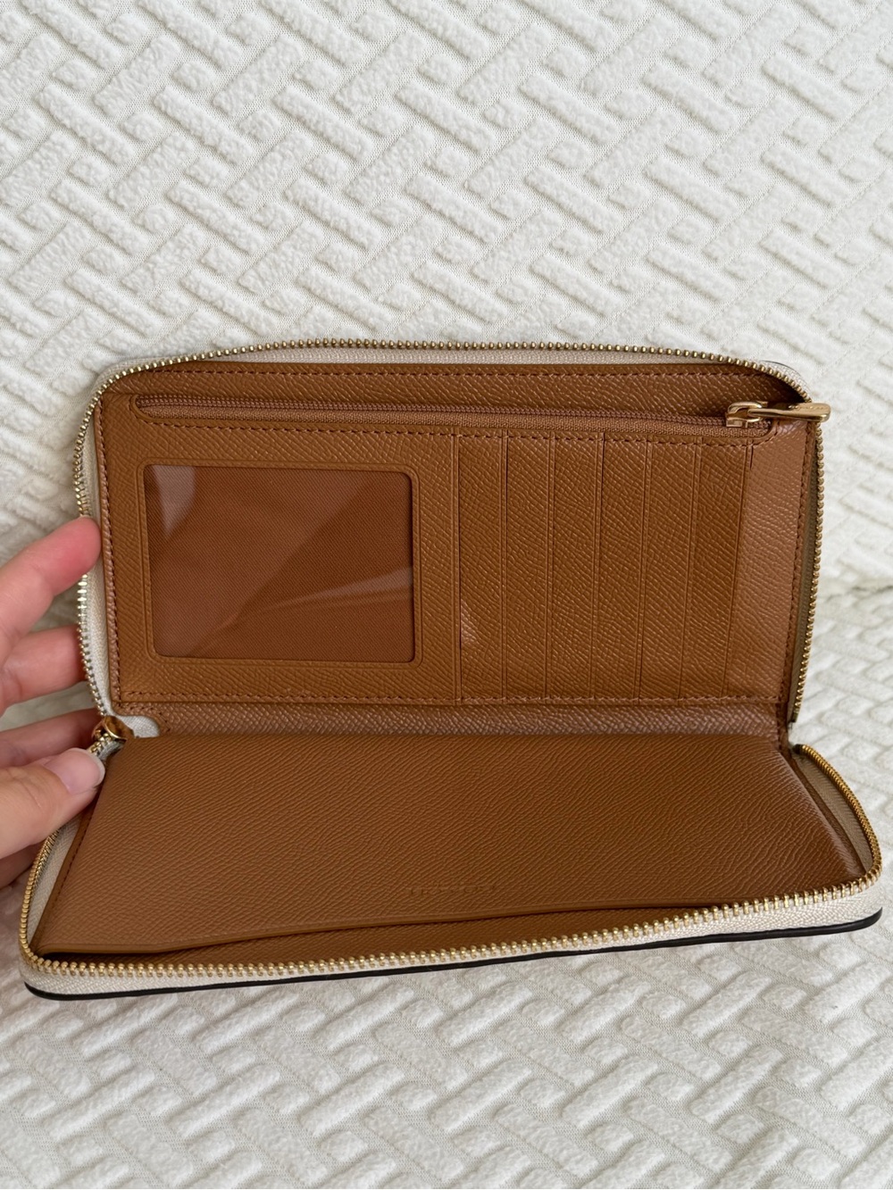Coach Cream Pebbled Leather Zip Wallet Wristlet with Carriage Logo - Picture 8 of 8